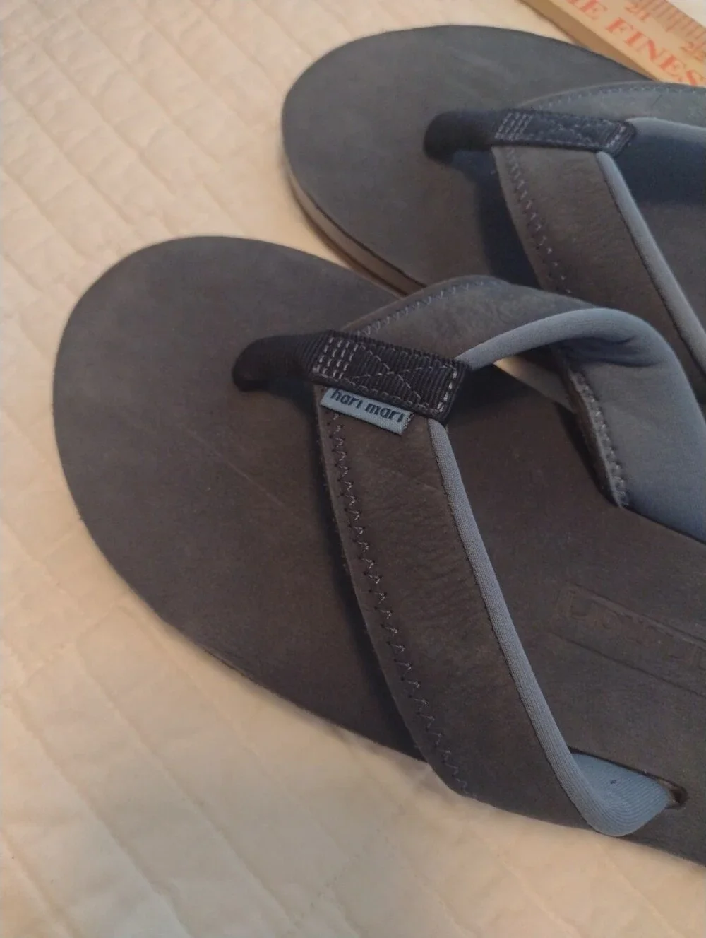 New Hari Mari Pier Mens 9  Flip-Flops Navy Blue Water Resistant Leather NWT